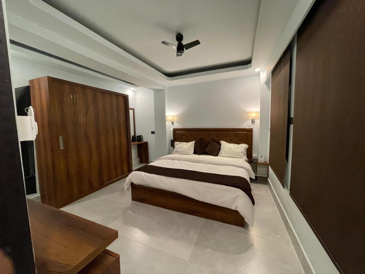 Blue Angel Guest House 西隆 外观 照片