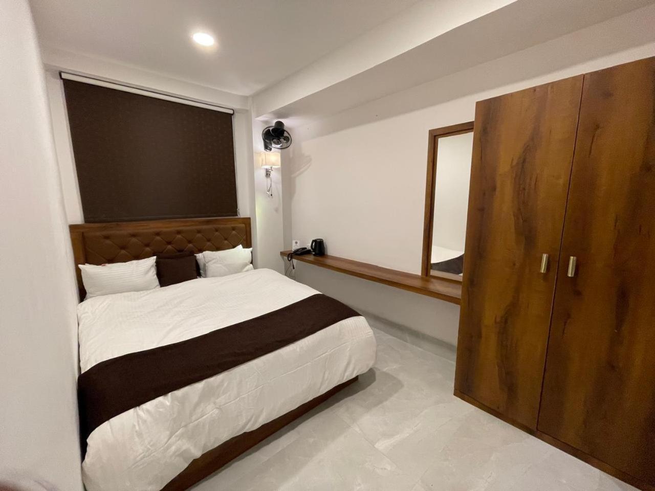 Blue Angel Guest House 西隆 外观 照片