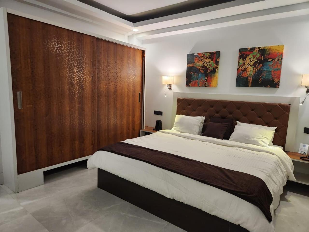Blue Angel Guest House 西隆 外观 照片