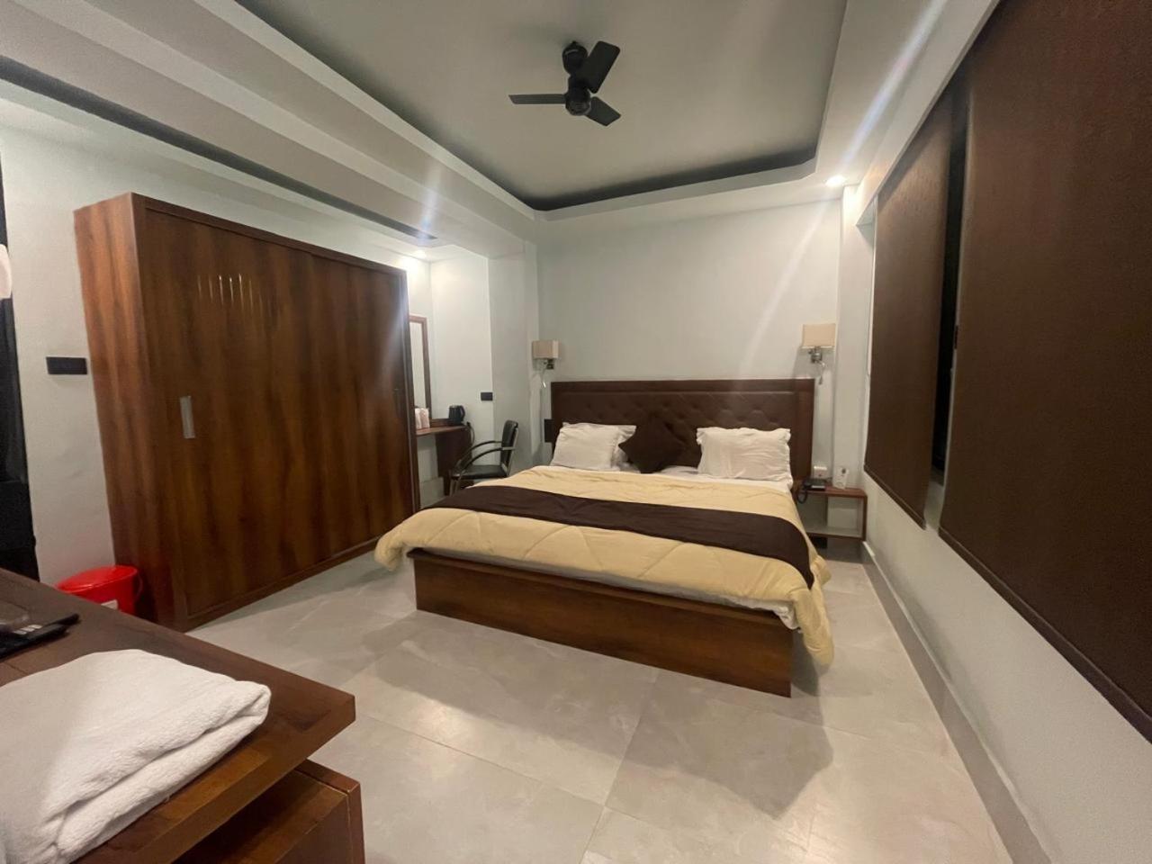 Blue Angel Guest House 西隆 外观 照片
